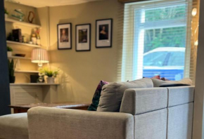 Beautiful townhouse next to Royal Victoria Park and botanical gardens within easy walking distance to Bath City Centre